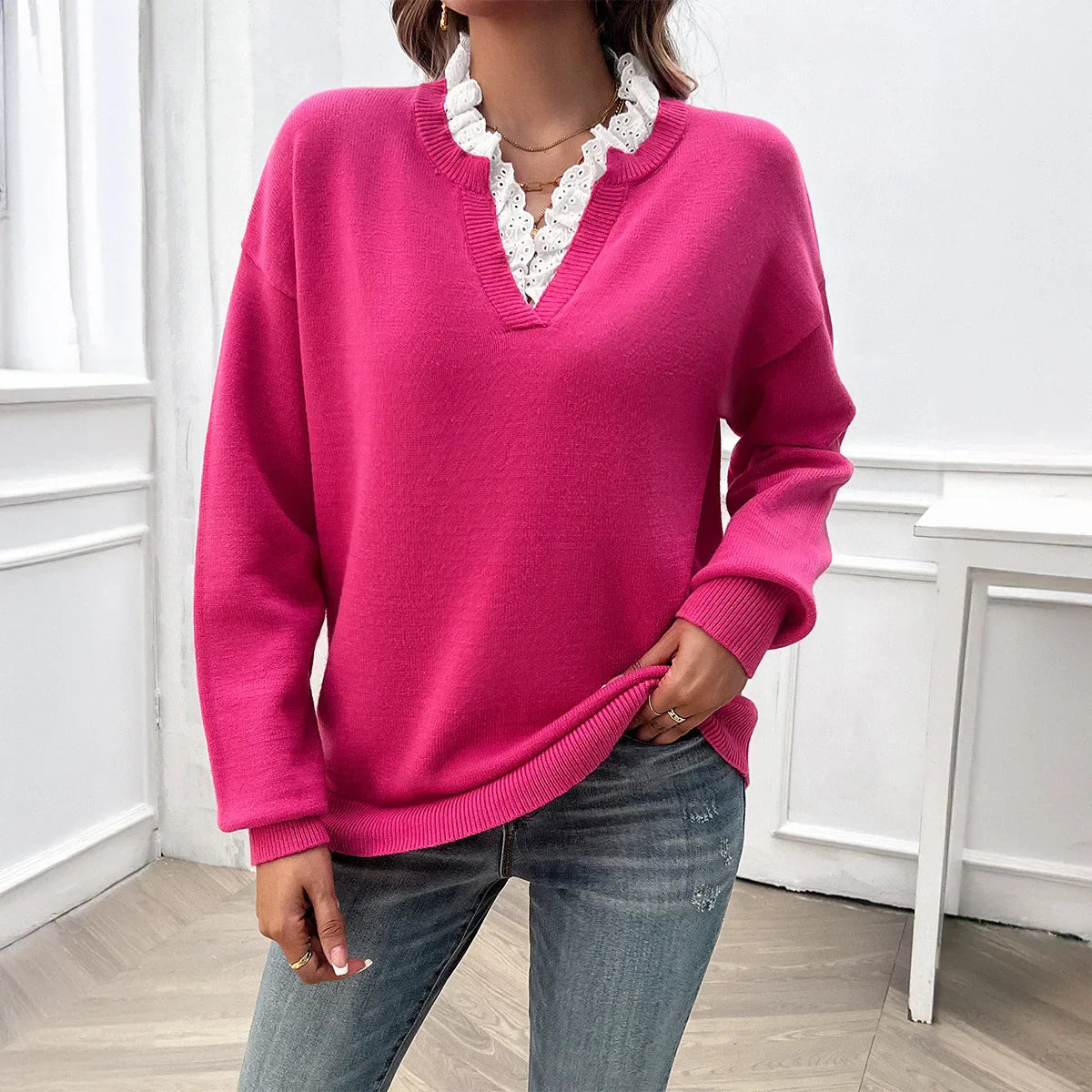 Zaria – elegancki sweter z koronką